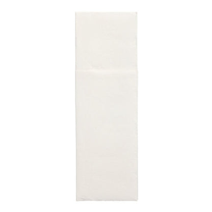 Egyszerű, fehér háttéren egyetlen, hajtogatlan „DAILY Collection” szalvéta 48 x 30 cm-es evőeszköz hajtással a PAPSTAR GmbH-tól az 50 darabos csomagból van ábrázolva.