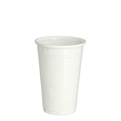 Egy fehér Starpak 100 ivópohár (PP, 0,2 l, Ø 7,03 cm, 9,9 cm) áll függőlegesen fehér háttér előtt - praktikus a mindennapi használatra. Csomagolás: 100 darabos fólia.