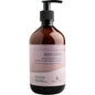 Egy barna pumpás flakon ENA Living Body Lotion (500 ml) az Abena Re-Seller GmbH-tól, természetes cédrusfa, édesnarancs és levendula olajokkal, valamint nyugtató aloe verával - ideális a mindennapi ápoláshoz. Kapható egy kartonban 8 csomaggal.