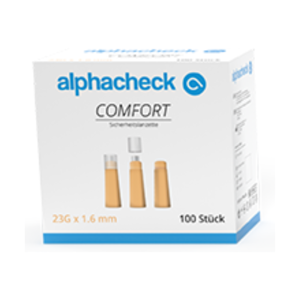 Egy fehér doboz „Alphacheck comfort biztonsági lándzsák“ felirattal a Berger Med GmbH-tól, amely 100 darab 23G x 1,6 mm méretű lándzsát tartalmaz. A doboz három különböző állapotban lévő lándzsát ábrázol: sapkával, részben sapka nélkül és teljesen sapka nélkül. A csomagoláson található német szöveg kiemeli a fontos jellemzőket, mint például a „fájdalommentes vérvétel” a biztonságos és fájdalommentes vérvétel érdekében.