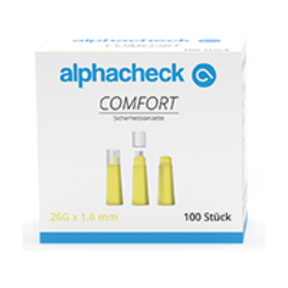 Egy fehér doboz „Alphacheck comfort biztonsági lándzsák“ felirattal a Berger Med GmbH-tól 100 darab 26G x 1,6 mm méretű biztonsági lándzsát tartalmaz. A doboz elején sárga lándzsák láthatók, amelyek három különböző stádiumban vannak bemutatva – felhelyezett, részlegesen eltávolított és teljesen eltávolított sapkával, amelyek kíméletes vérvételt biztosítanak nagy sebességű szúrással (fájdalommentes vérvétel nagy sebességű szúrással).