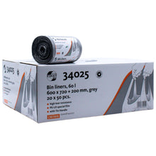 Egy karton DEISS First Plus Pcr szemeteszsák 60 liter, 34045 felül egy tekercset mutat a „Szemeteszsák, 60L, 600 x 720 + 200 mm, szürke” felirattal, és klímasemlegesen készült 40% PCR-tartalommal. Használja ki a PE-LD speciális fólia szakítószilárdságát praktikus fogantyúkkal. A csomagolás 20 tekercset tartalmaz, mindegyik 50 darabbal az EMIL DEISS KG (GmbH + Co.) cégtől.