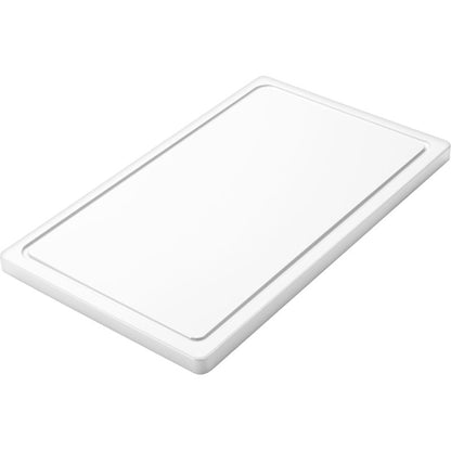 A Haug Bürsten KG KICSI VÁGÓDESZKA (PE, csúszásmentes, 500x300x20mm) ferde szögből fehér háttér előtt látható; téglalap alakú, fehér, enyhén megemelt szélekkel és sima, csúszásmentes felülettel rendelkezik.