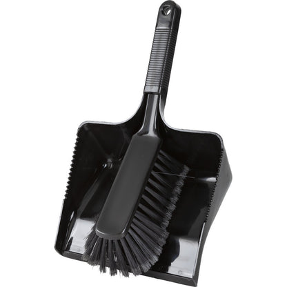 Die KEHRGARNITUR, WEICH, 350MM von Haug Bürsten KG ist ein schwarzes Kunststoffset mit einem passenden Handfeger mit weichen Borsten, einem strukturierten Griff mit Aufhängeloch, und passt genau in die Kehrschaufel.