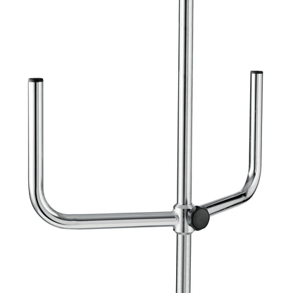 Egy közelkép a Novocal infúziós pumpatartóról, amely bemutatja a stabil fém állványát egy központi rúddal és két U-alakú vízszintes karral, amelyek mindegyike fekete kupakkal van ellátva - tökéletes az infúziós pumpák rögzítéséhez.