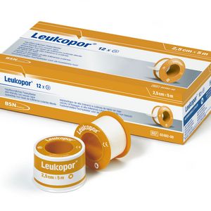 Leukopor, tekercsben kapható tapasz, védőgyűrűben