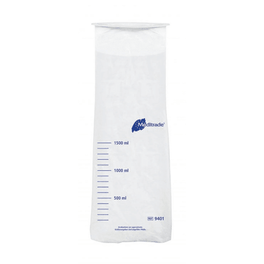 Átlátszó, skálázott, polietilénből készült műanyag mérőedény kék mérési jelölésekkel és kék „Meditrade GmbH” logóval, amely 500 ml-től 1500 ml-ig jelzi a térfogatot.
