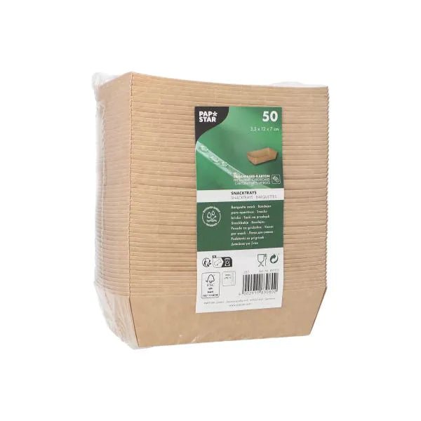 Egy lezárt halom 50 barna PAPSTAR "pure" karton snacktálca (3,5 x 12 x 7 cm) zöld-fekete címkével a PAPSTAR GmbH-tól környezetbarát, fenntartható eldobható megoldásokhoz.