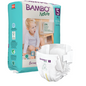 Eine Packung der Bambo Nature XL Windeln Größe 5 der Abena Re-Seller GmbH liegt neben einer ungefalteten Windel. Auf der Verpackung sind ein Kind, Produktinfos, Öko-Zertifizierungen und nachhaltige Materialien abgebildet. Geeignet für Kinder mit einem Gewicht von 12-18 kg.