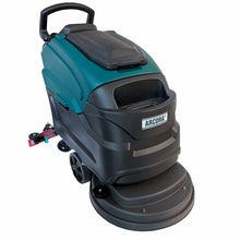 Az Arcora 510Bm súroló-szívógép 47 L (friss)-50 L (szennyezett) az Arcora International GmbH-tól egy professzionális tisztítógép nagy területekhez. Teal-fekete házzal, nagy kerekekkel és elöl az "ARCORA" logóval ellátott felső fogantyúval rendelkezik.