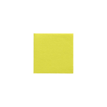 Egy élénk sárga négyzet, amely egy papírlapra emlékeztet, középen helyezkedik el egy fehér háttéren, és váratlan, de vonzó kontrasztot nyújt, amely kiegészíti minden fenntartható asztaldekorációt. Ezt az élénk megjelenést a PAPSTAR 1/4 hajtású szalvétákkal (24 cm x 24 cm) a PAPSTAR GmbH „DAILY Collection“ kollekciójából érhetjük el.