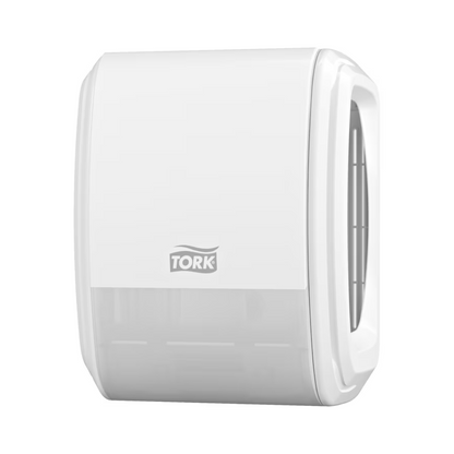 Bemutatjuk a Tork 256010 papírtörlő adagolót az Essity Professional Hygiene Germany GmbH-tól. Ez a falra szerelhető készülék fehér külsővel és átlátszó alsó résszel rendelkezik a papírtörlőkhöz való gyors hozzáférés érdekében, kiegészítve a TORK logóval, amely kiemelten a készülék elején látható. Azért tervezték, hogy javítsa a térélményét minimalista és funkcionális esztétikájával.