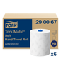 A Tork Matic® 290067 puha tekercses törölköző Advanced H1 2 rétegű csomagolásának képe, amely egy barna dobozt mutat a márka ikonikus logójával. Mellette egy fehér papírtörlő tekercs, amelyet levélminták díszítenek, és „H1 x6” felirattal van ellátva, ami ideálissá teszi a fejlett kézszárításhoz a megbízható Tork Matic® tekercses törölköző rendszerrel a TORK – Essity Professional Hygiene Germany GmbH-tól.