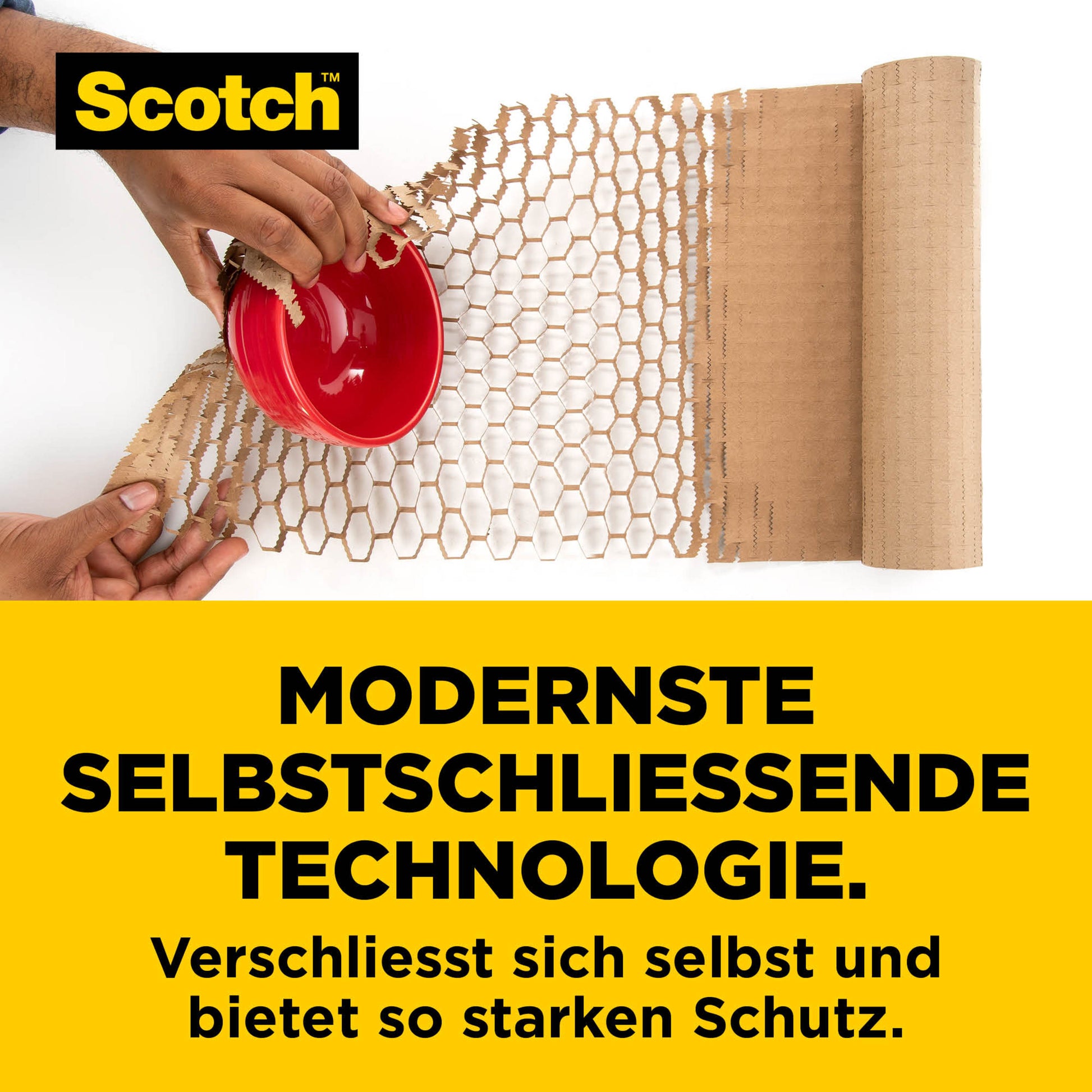 Eine Person rollt Scotch™ Cushion Lock™ Schutzverpackung, 30,4 cm x 9,14 m (3M Deutschland GmbH) aus und stellt eine rote Schale darauf. In der Ecke befindet sich das Scotch-Logo. Ein deutscher Text erklärt den innovativen selbstschließenden Schutz.