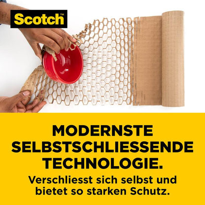 Egy személy egy piros tálat, egy érzékeny tárgyat csomagol be a Scotch™ Cushion Lock™ védőcsomagolásba (30,4 cm x 9,14 m) a 3M Deutschland GmbH-tól. Alatta egy szöveg található az önzáró technológiáról és az erős védelemről; a Scotch-logó a bal felső sarokban található.