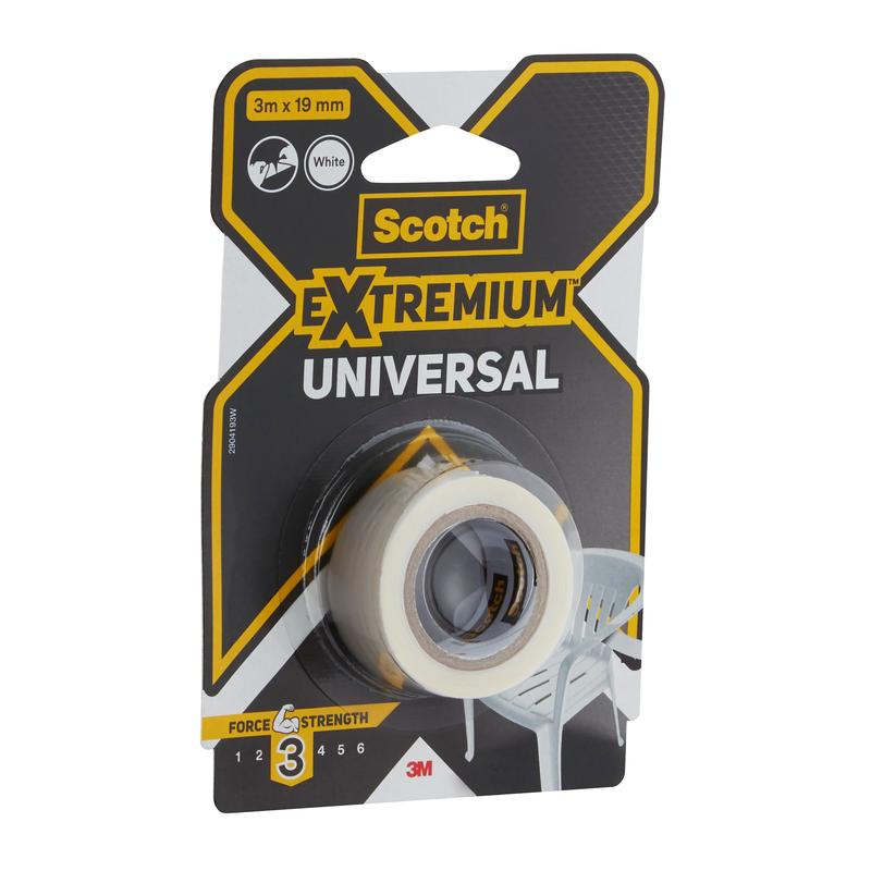Egy csomag Scotch® Extremium™ univerzális ragasztószalag a 3M Deutschland GmbH-tól, 3 m x 19 mm, látható fehér ragasztószalaggal. A fekete-sárga-szürke csomagoláson egy fehér műanyag szék látható.