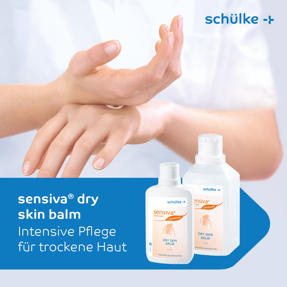 Egy személy Schülke sensiva® dry skin bőrápoló balzsamot ken a kezére. A képen a szöveg: „schülke sensiva® dry skin bőrápoló balzsam, Intenzív ápolás száraz bőrre”. Az előtérben két üveg látható a termékből. Parfümmentes bőrápoló formulájával a sensiva intenzív hidratálást biztosít a száraz bőr számára. A jobb felső sarokban megjelenik a márkanév „Schülke & Mayr GmbH”.